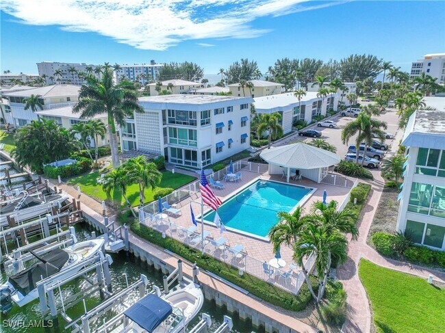 Building Photo - 2100 Gulf Shore Blvd N