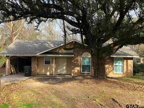 Building Photo - 804 Pinkerton-