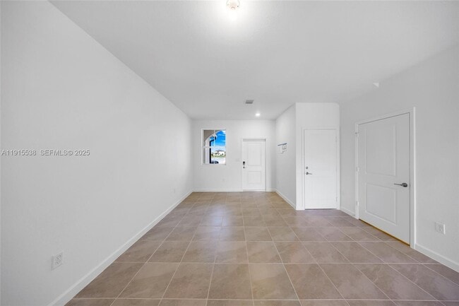 Building Photo - 2751 SE 25th Ave