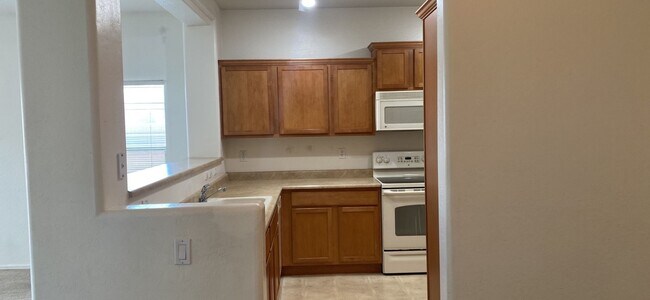 Building Photo - 3 bedroom home in Laveen!