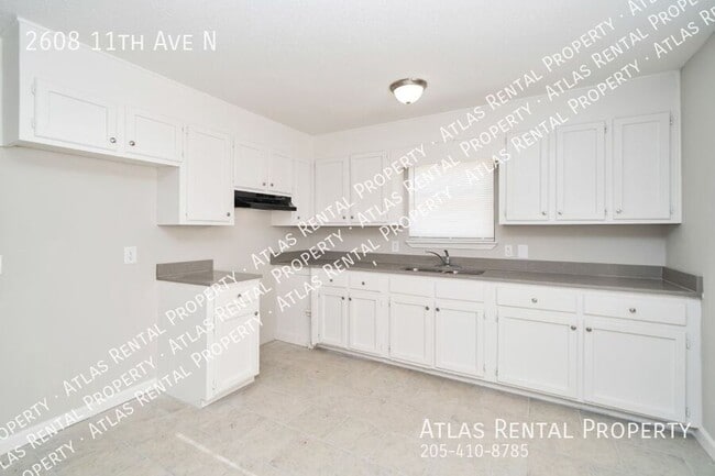 Building Photo - 2608 11th Ave N