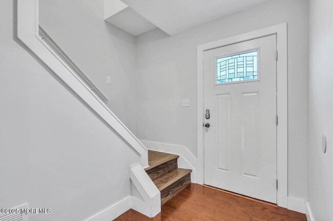 Building Photo - 2300 Oak Knoll Dr