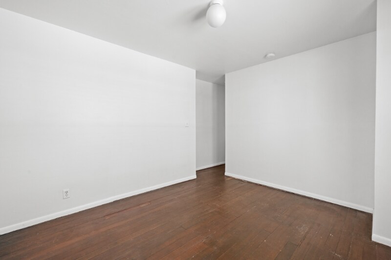 Building Photo - 220 Rose Ave