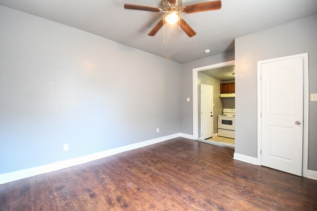 Building Photo - 3613 Iberville St
