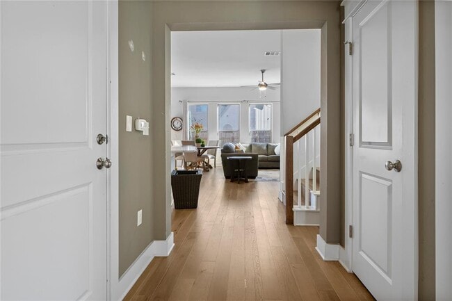 Building Photo - 13001 Hymeadow Dr