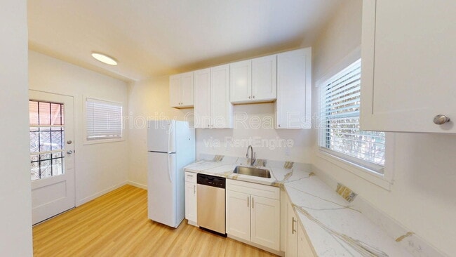 Building Photo - 2709 C St