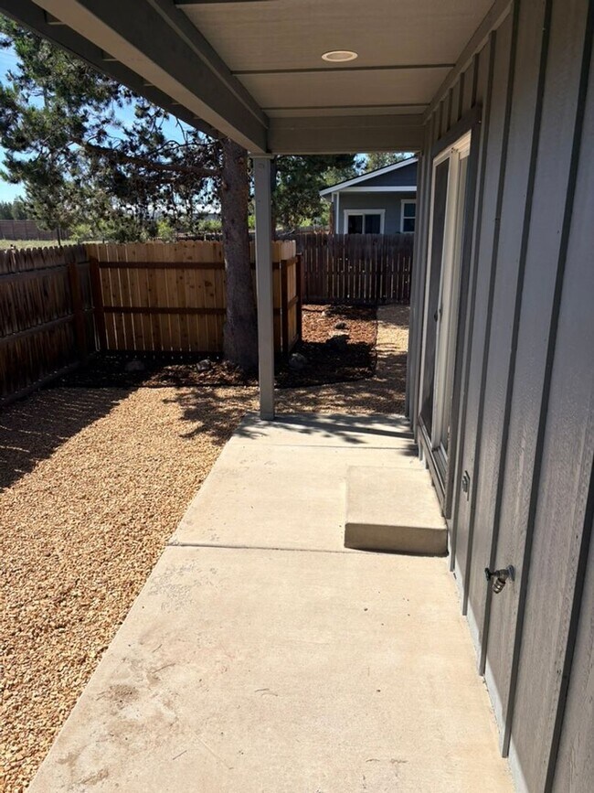 Building Photo - 16697 Shaw Pine Ct