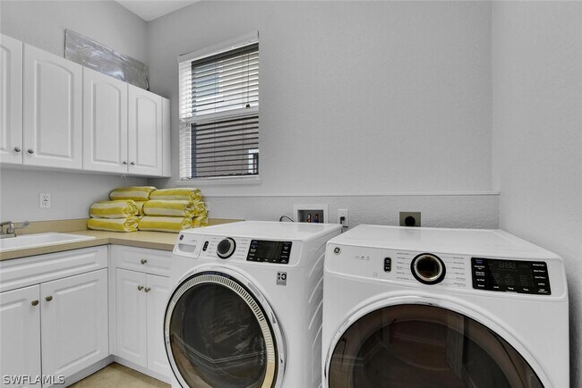 Building Photo - 590 110th Ave N