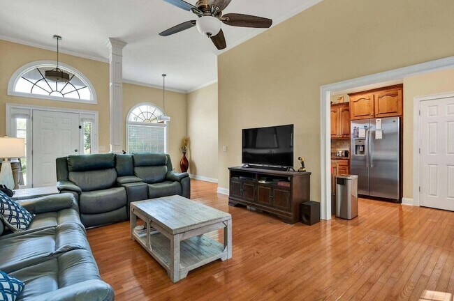 Building Photo - 1865 Weston Pl NW