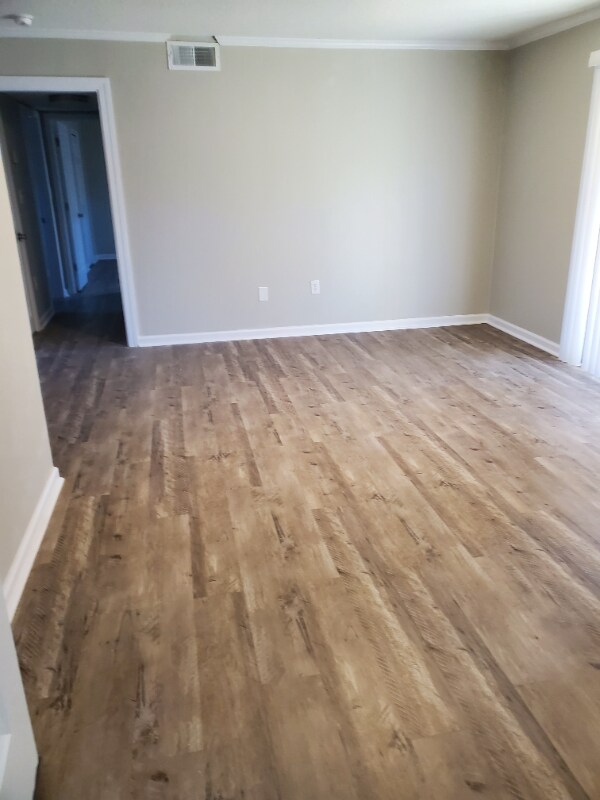 Building Photo - 601 Riverhill Cir