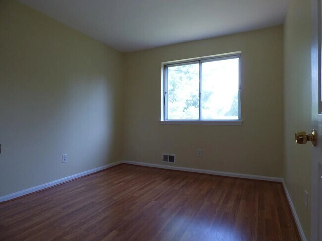 Building Photo - 7809 Suthard Dr