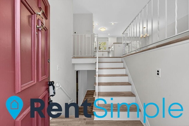 Building Photo - 12035 Stuart Ridge Dr