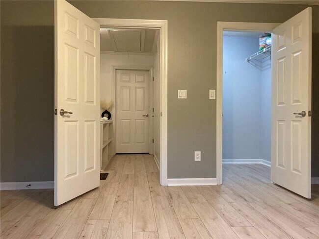 Building Photo - 2 Mt Vernon Cir