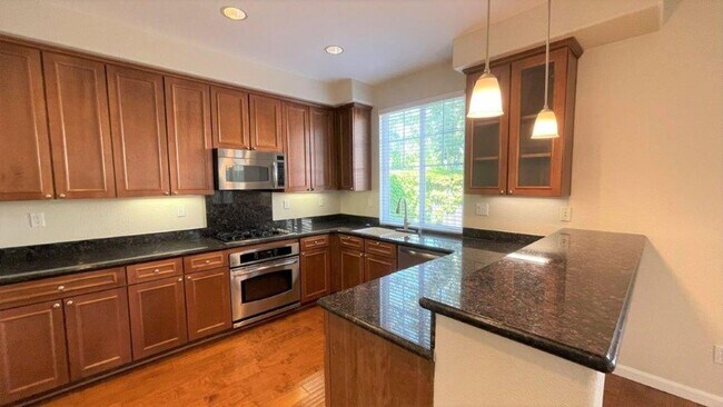 Building Photo - Concord Beautiful 4 bedroom 2.5 bathroom h...
