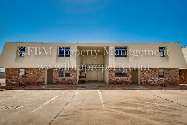 Primary Photo - Willow Court Apartments, Unit 301 - Cozy 2...