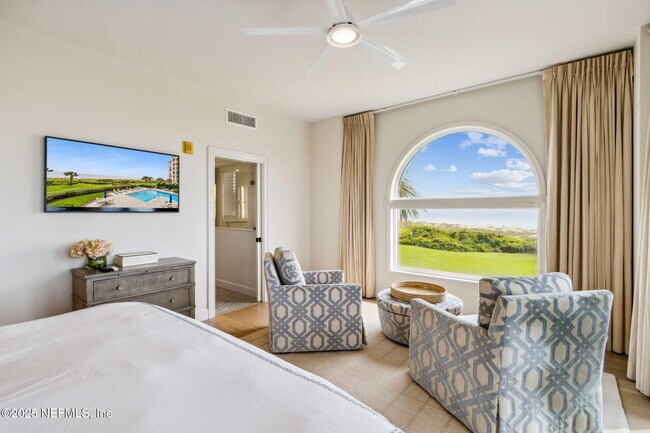Building Photo - 426 Beachside Pl