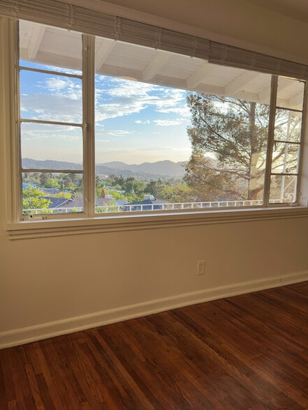 Building Photo - 2928 Piedmont Dr