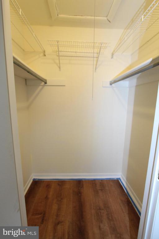 Building Photo - 5012 Ravens Crest Dr