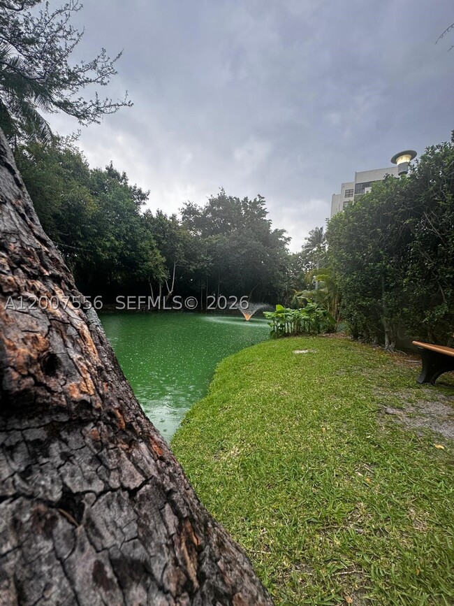 Building Photo - 276 Crandon Blvd