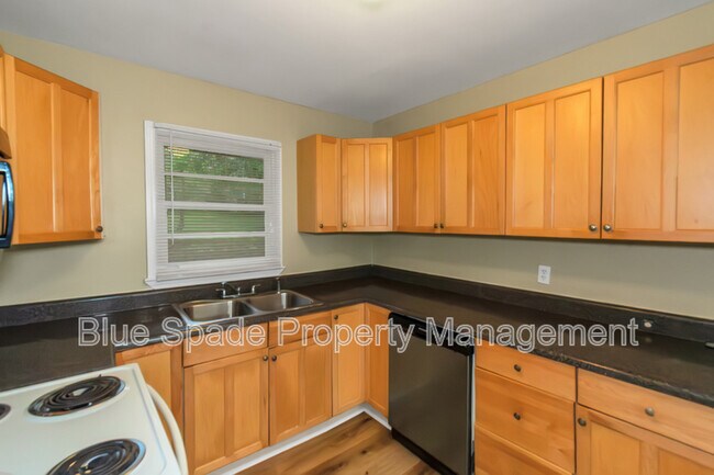 Building Photo - 1862 Posten Ln SW