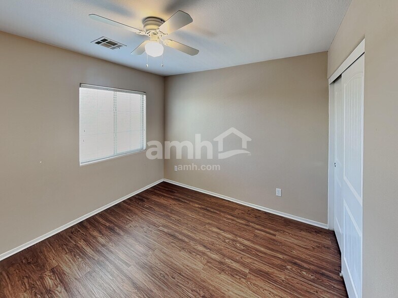 Building Photo - 5516 Stelle Amore St