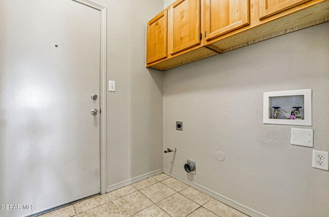 Building Photo - 1445 Paseo De Flor St