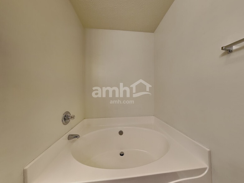 Building Photo - 7146 Mountain Mist Ln