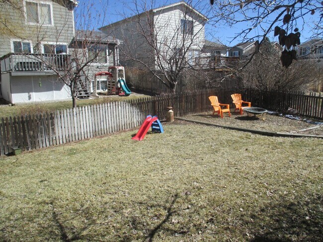 Building Photo - DON'T MISS!! 3BD/2BA Single Family Home in Parker, Water & Mowing Included!!!!