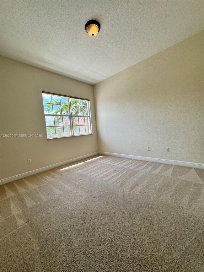 Building Photo - 5819 Hampton Hills Blvd