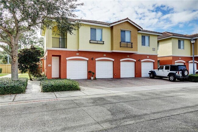 Building Photo - 49 SE Sedona Cir