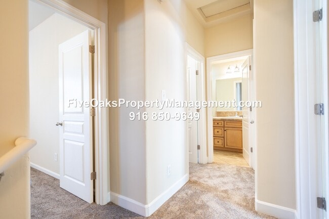 Building Photo - 758 Shasta Oaks Ct