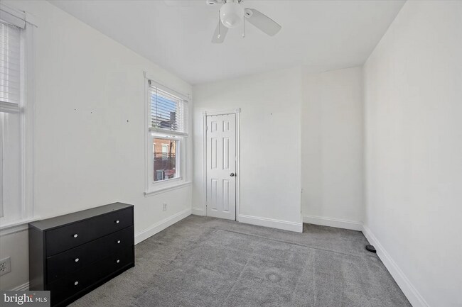 Building Photo - Modern 3-Bedroom Rowhome with Backyard Pat...