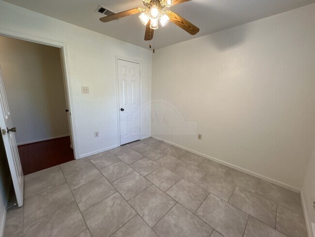 Building Photo - 3820 Water Oak Dr