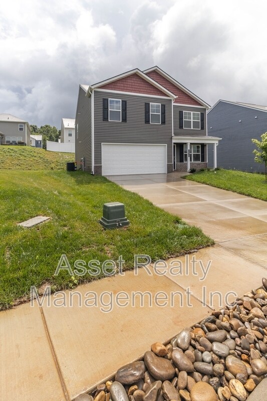 Building Photo - 2076 Southwood Cir