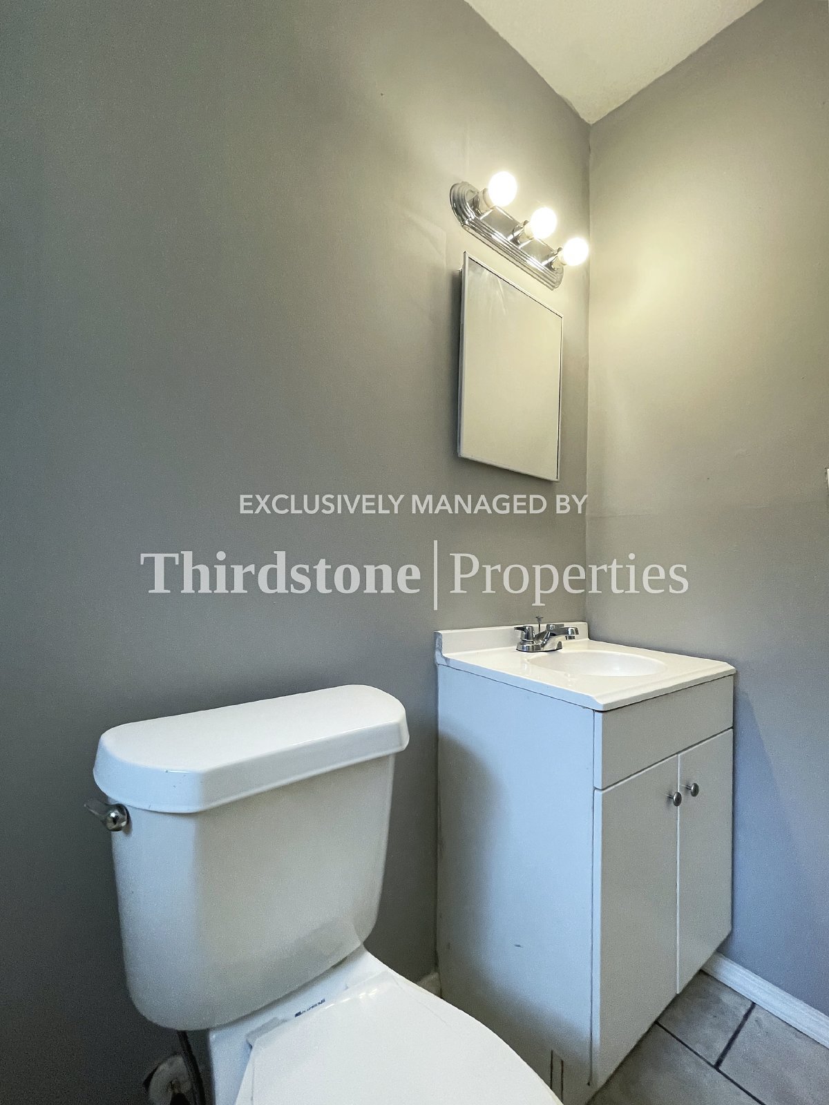 Building Photo - 2212 W 12th St