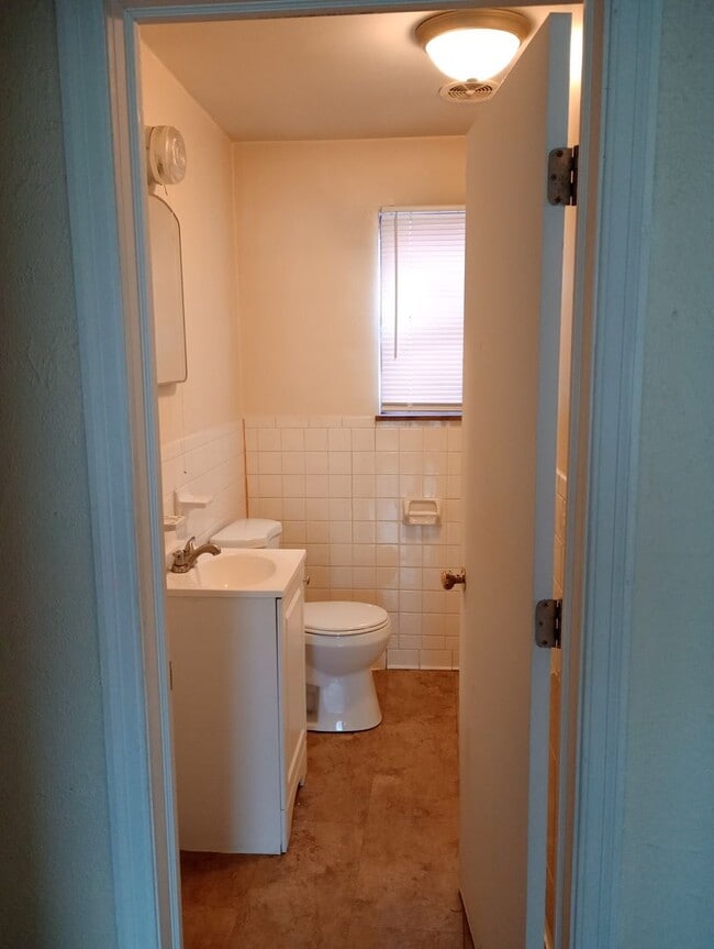 Building Photo - Great 2 bedroom Near Ritter Park in Huntington