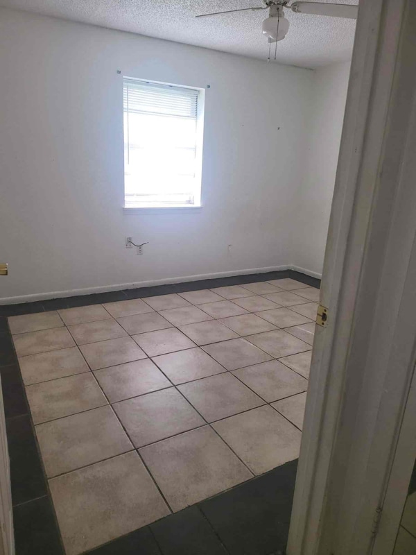 Building Photo - 305 Sierra Vista Dr