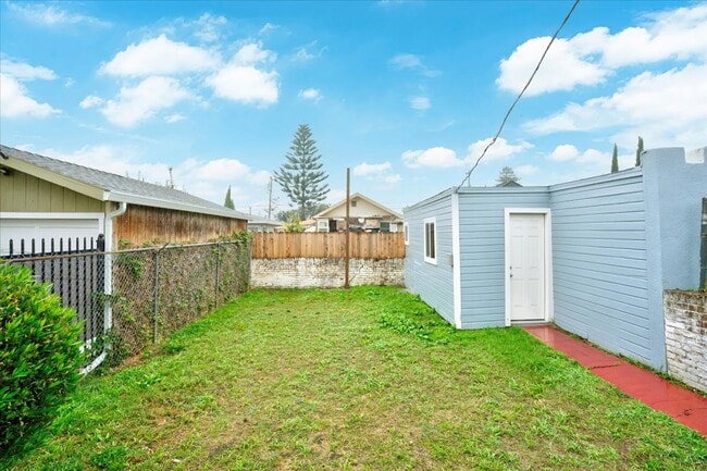 Building Photo - 2672 77th Ave