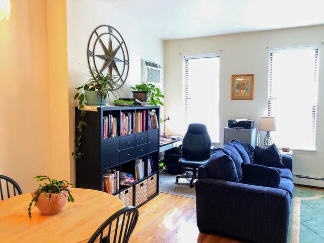 Building Photo - 496 Pavonia Ave