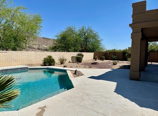 Building Photo - Spectacular Club West Executive home on co...