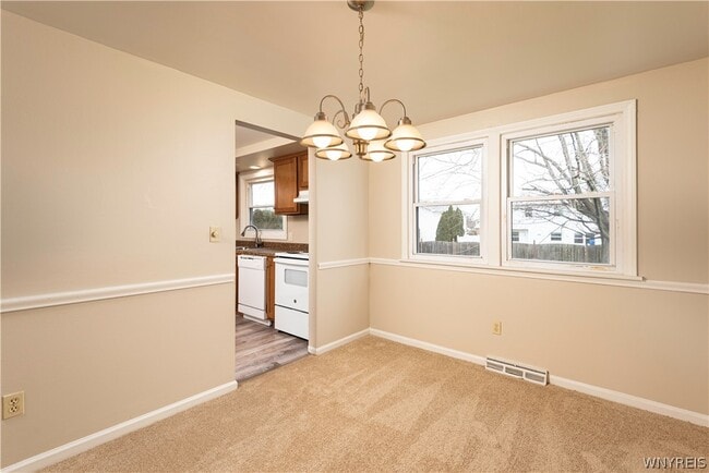 Building Photo - 146 Jeanmoor Rd