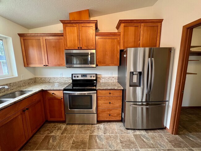 Building Photo - 293 Sowell Dr