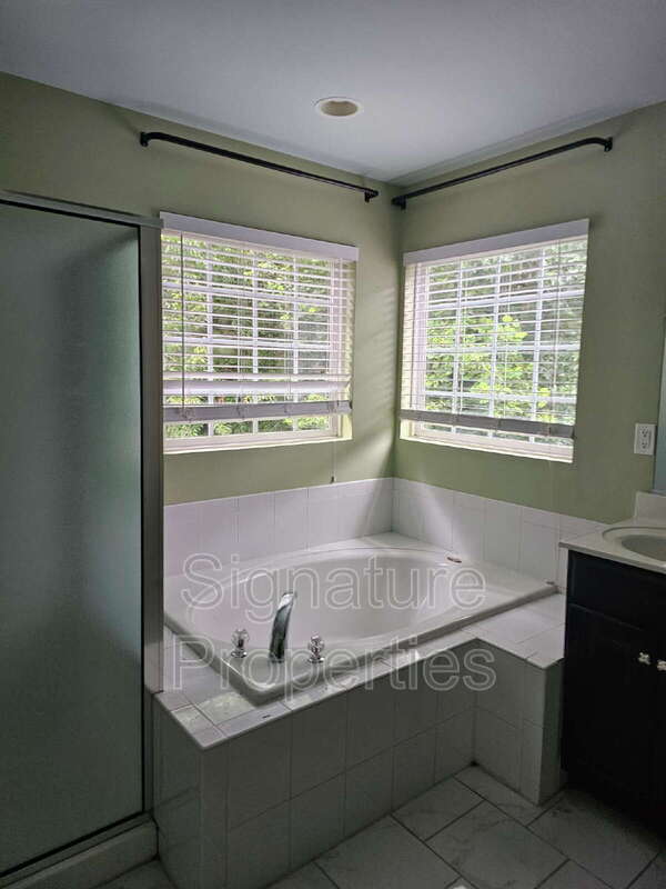 Building Photo - 11451 Abbots Cross Ln