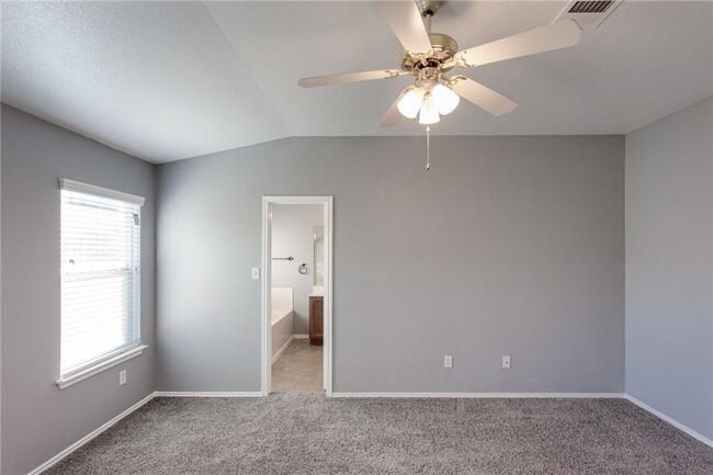 Building Photo - 1415 Fort LLoyd Pl