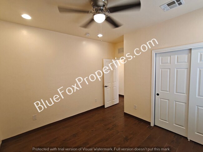 Building Photo - 6621 S De Concini Dr