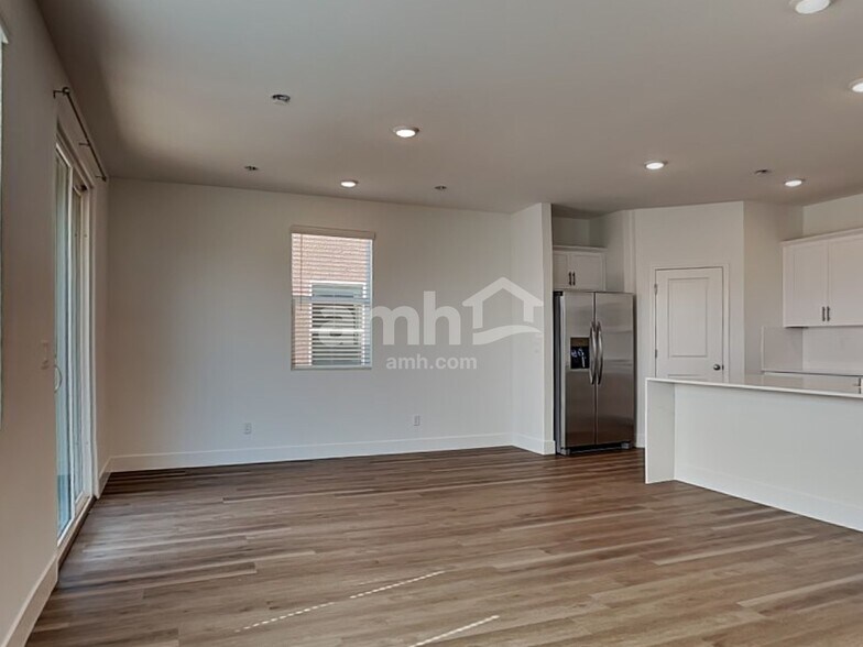 Building Photo - 5881 Iron Iss St