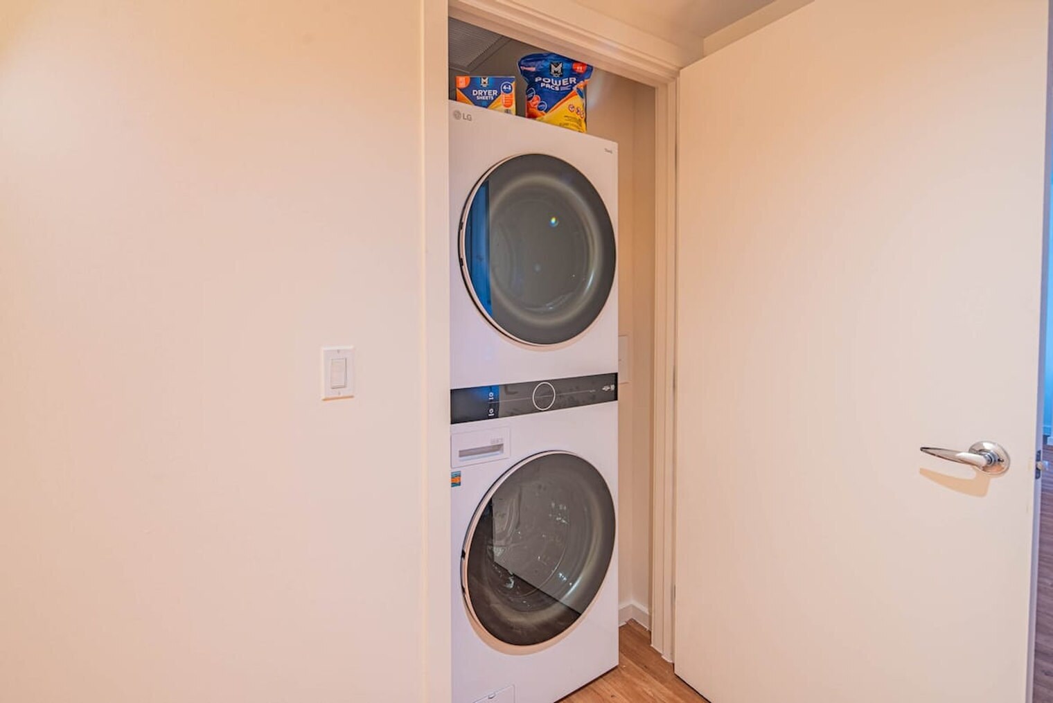 Building Photo - 44 W Monroe St