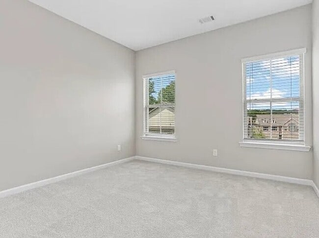 Building Photo - 1829 Lynwood Ln