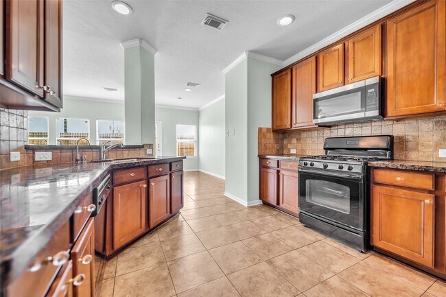 Building Photo - 21611 Mt McKinley Way