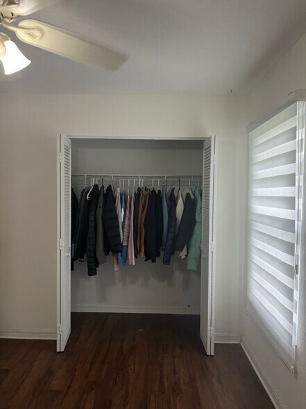 Building Photo - 2616 NW 52nd Ave